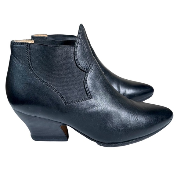 ACNE STUDIOS Alma Western Inspired Leather Ankle Booties in black - Picture 2 of 12